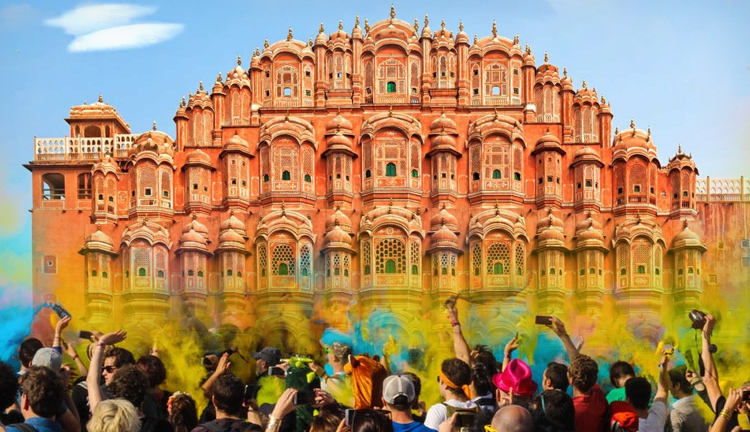 Extended Metro Hours for Holi Festival